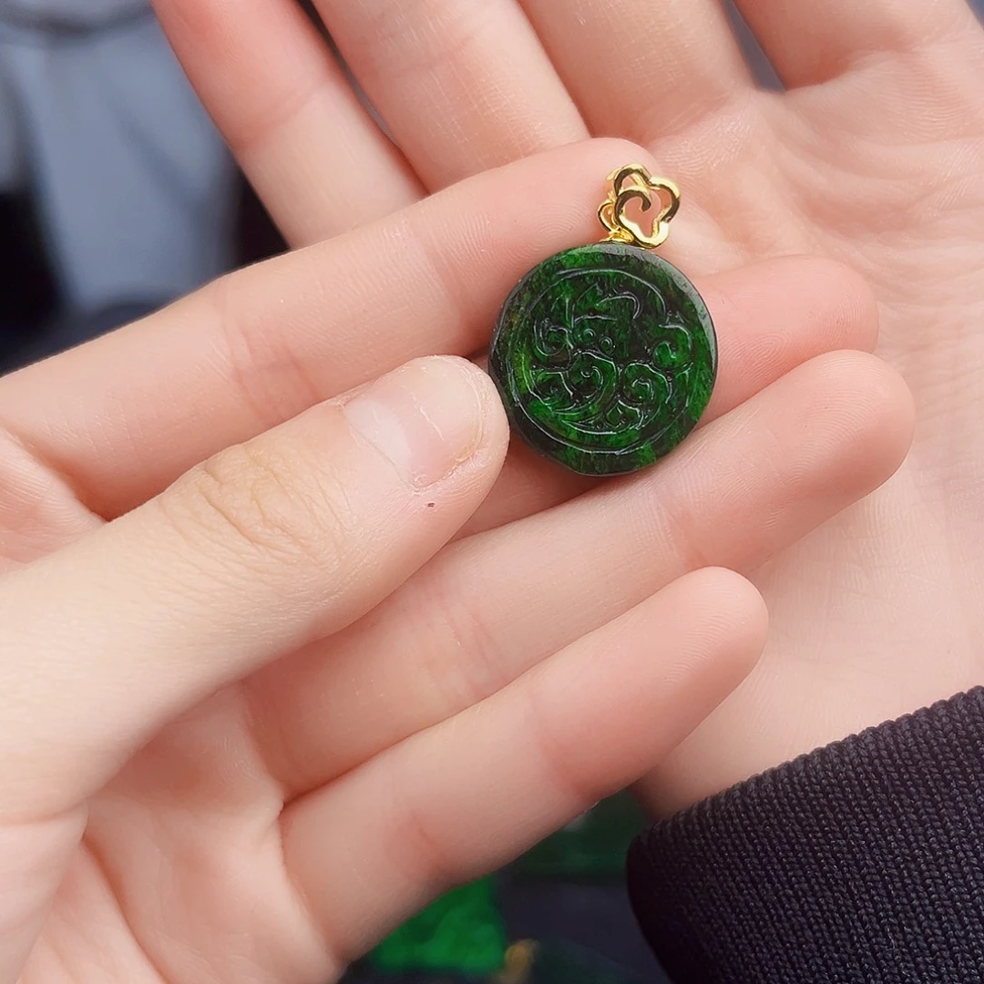 颈饰银S925镶嵌翡翠多样性