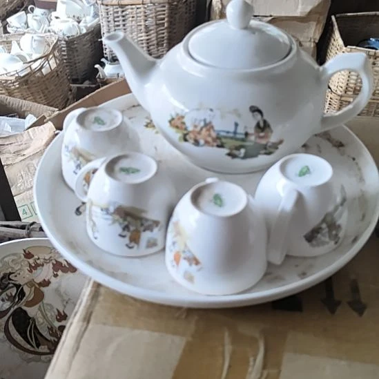 库存微瑕三娘教子茶壶一套