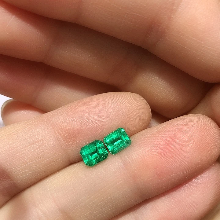 祖母绿裸石未镶嵌1.26克拉哥伦比亚祖母绿耳钉料