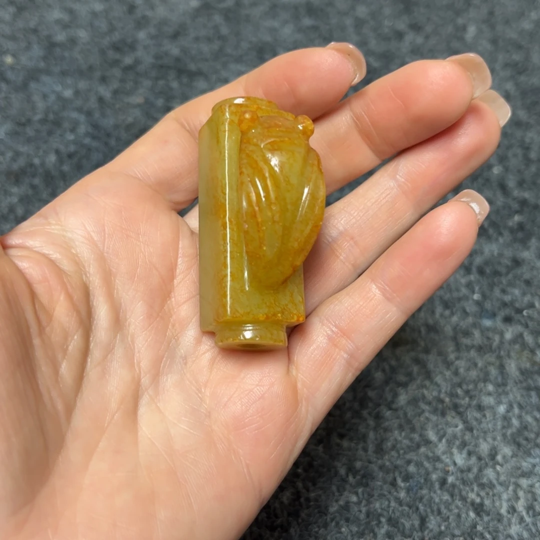 和田玉未镶嵌把件