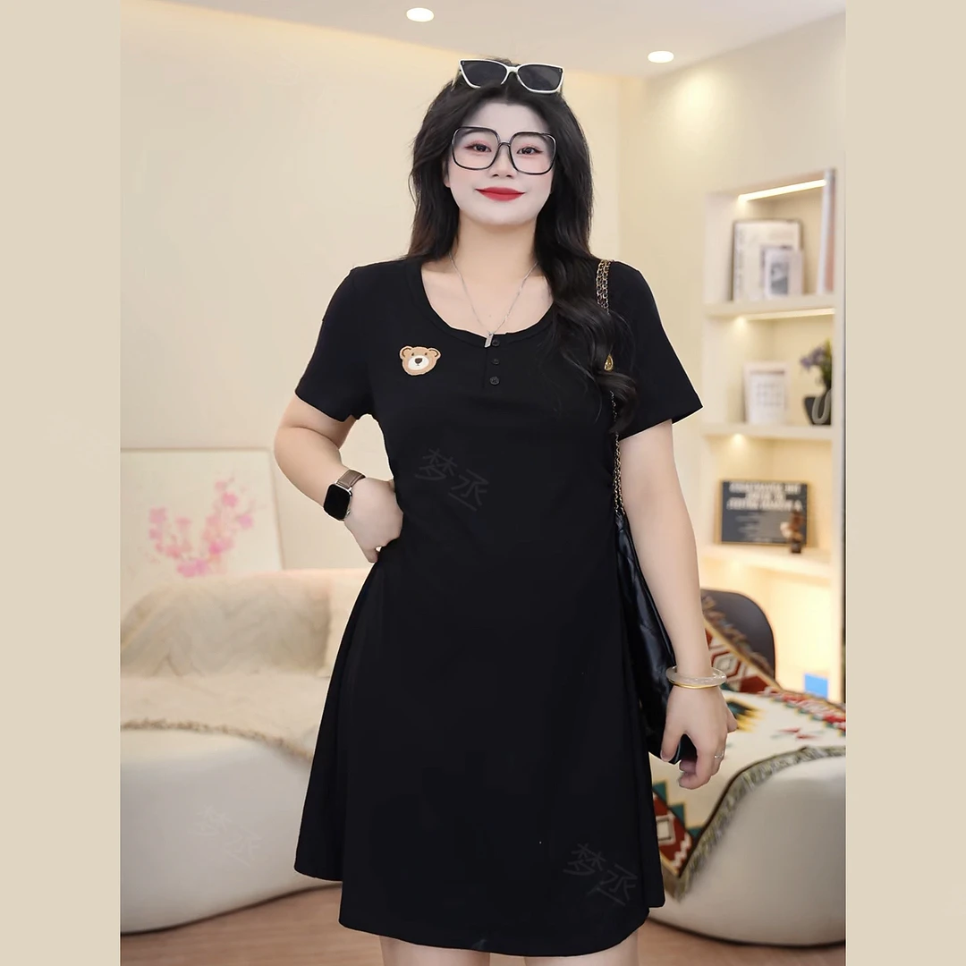 梦丞-胖mm大码女装夏季方领显瘦小熊刺绣黑色连衣裙（长短款可选）