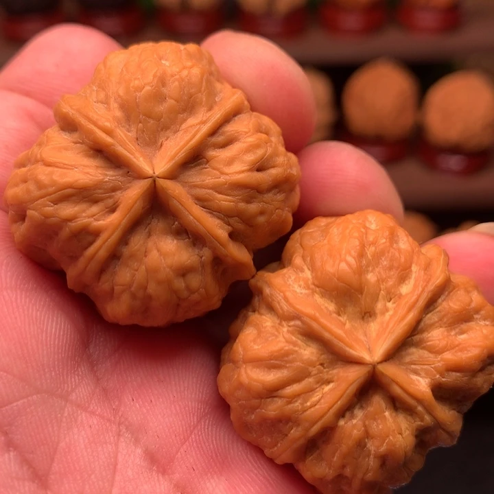 文玩核桃吊坠四棱