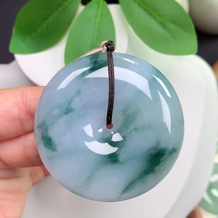 翡翠未镶嵌颈饰平安扣 50x10.1mm