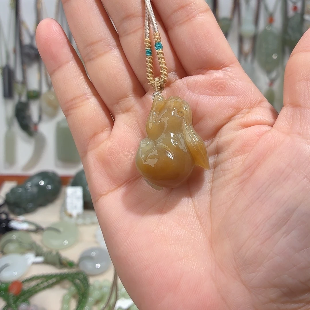 和田玉未镶嵌颈饰新疆且末糖兔兔手工雕刻挂件