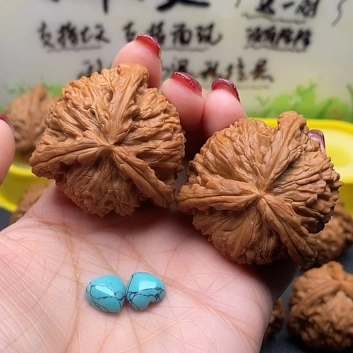 z***z核桃43拼接白狮子加镶嵌