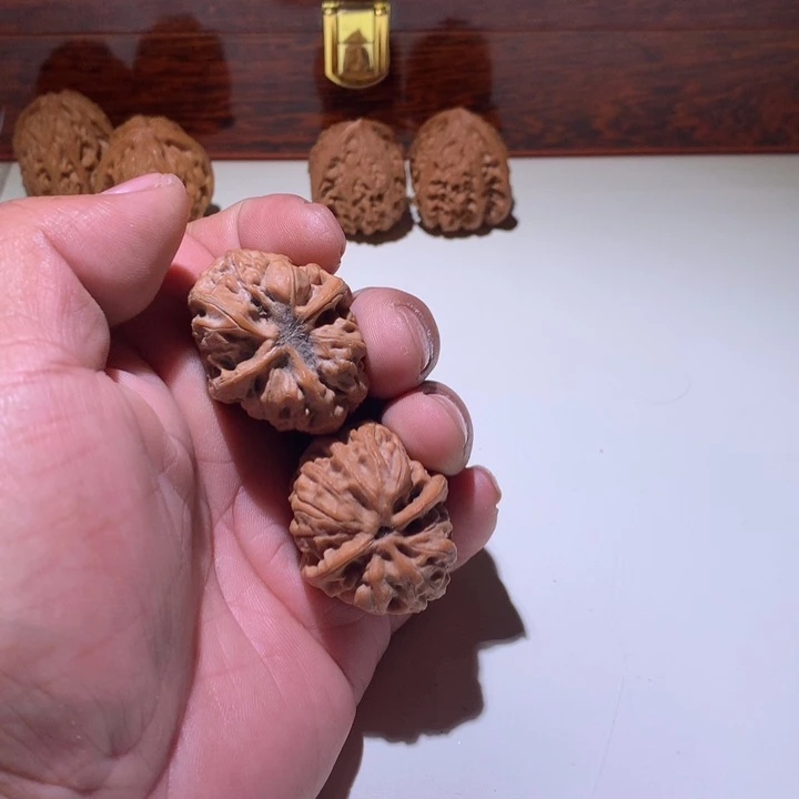 文玩核桃把件达*至尊宝