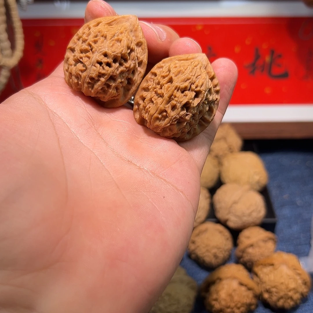 文玩核桃吊坠34全品手捻水龙纹一对