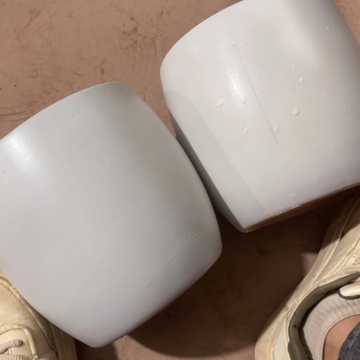 红泥花盆口径20高度20两只小瑕疵