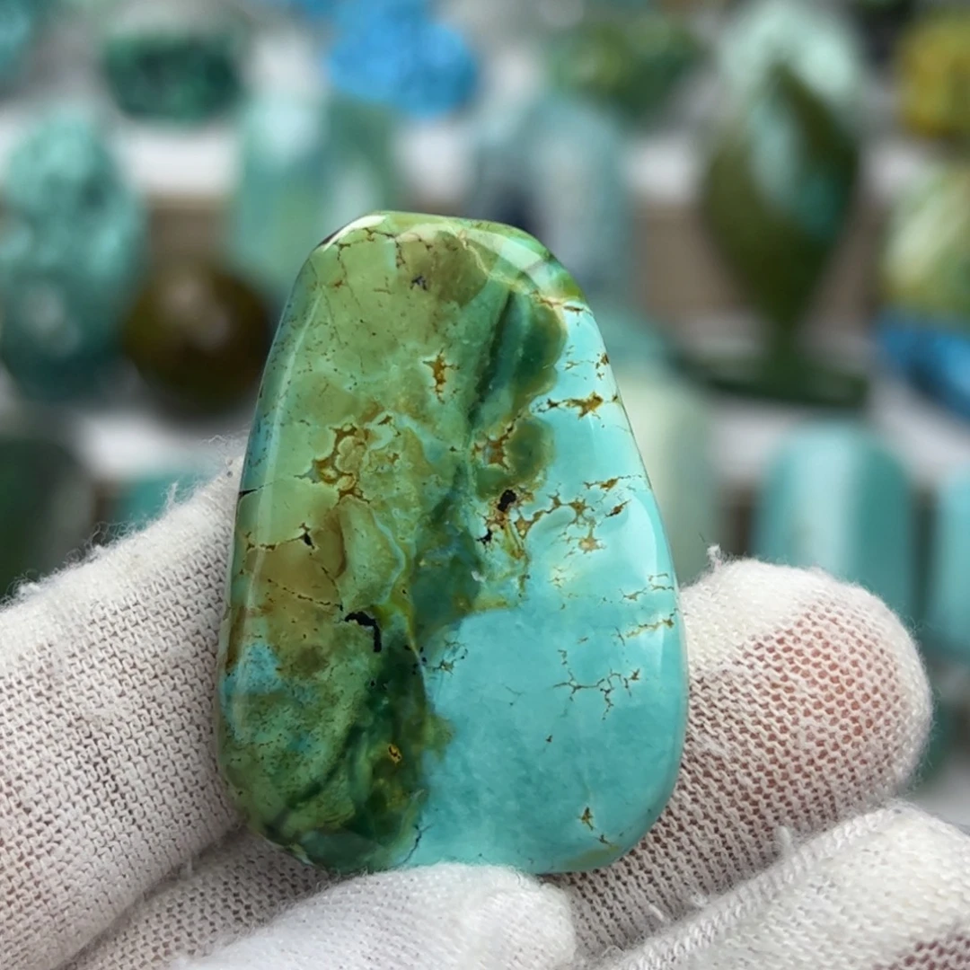 绿松石未镶嵌天然原矿绿松石