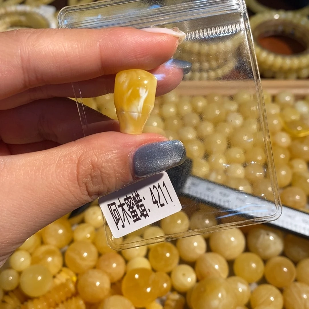 未镶嵌琥珀珠宝奇石4211