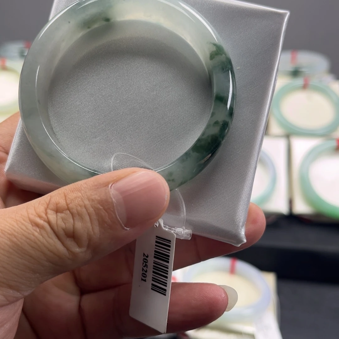 未镶嵌手镯翡翠翡翠