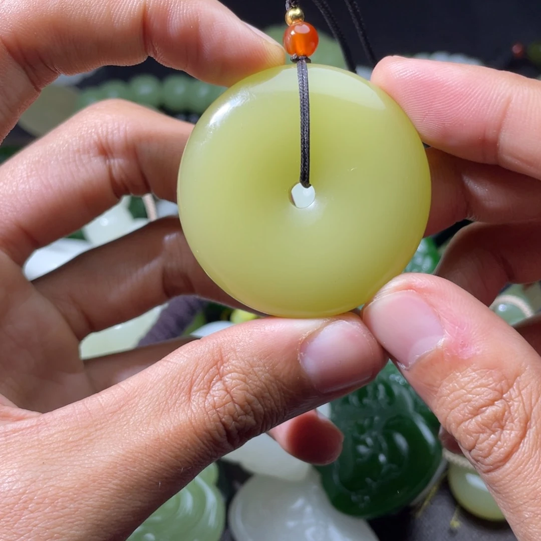 颈饰未镶嵌和田玉