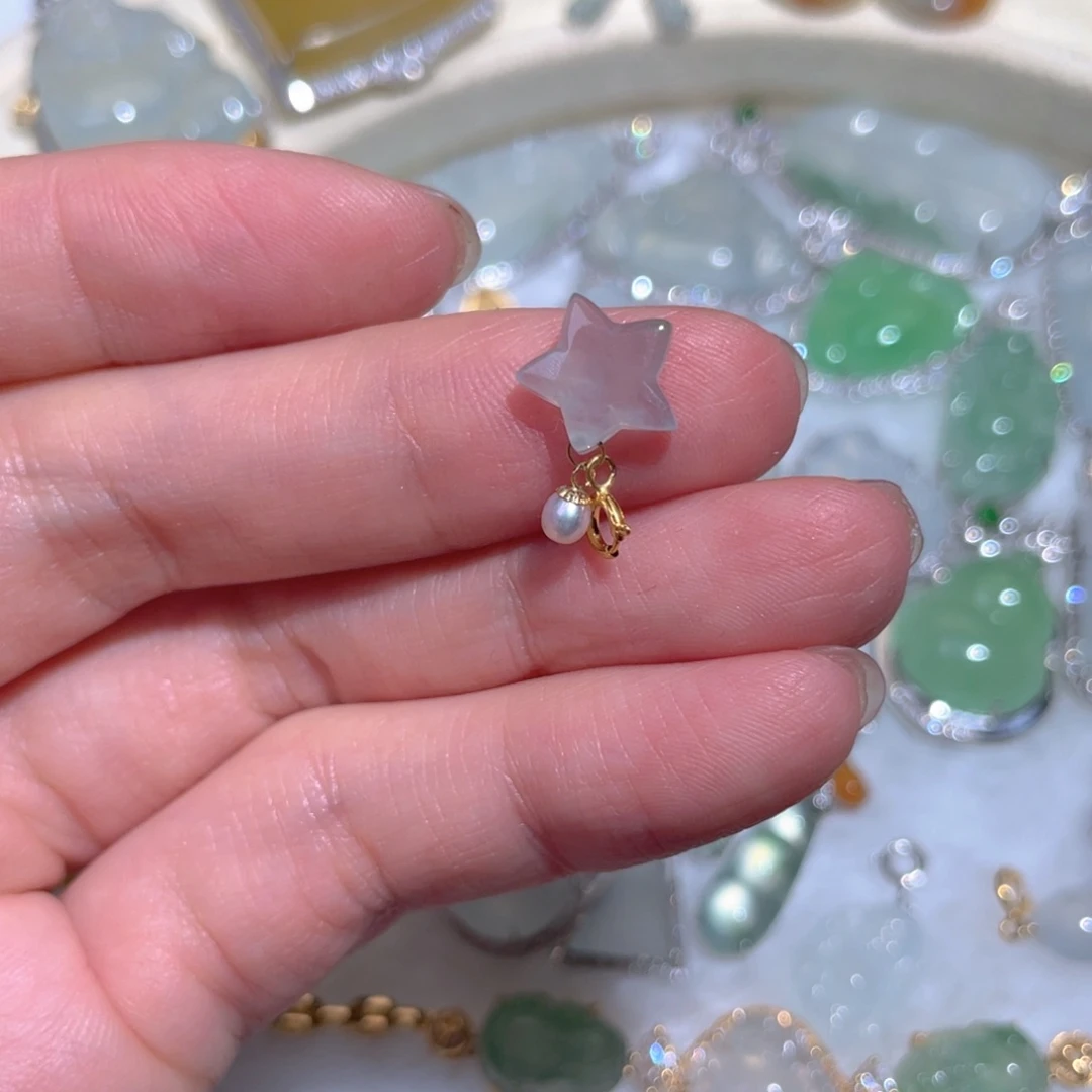 翡翠颈饰18K金镶嵌翡翠