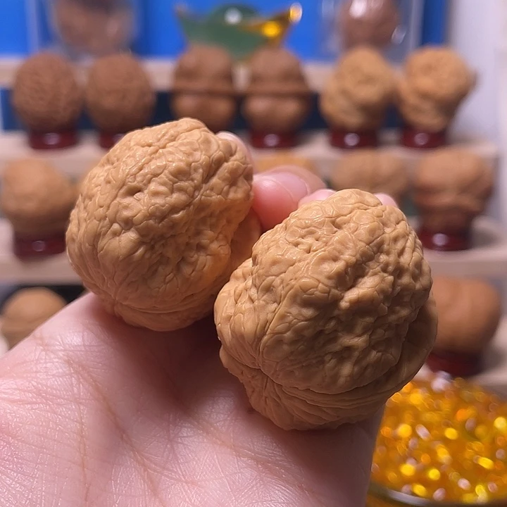 文玩核桃吊坠雪魔32