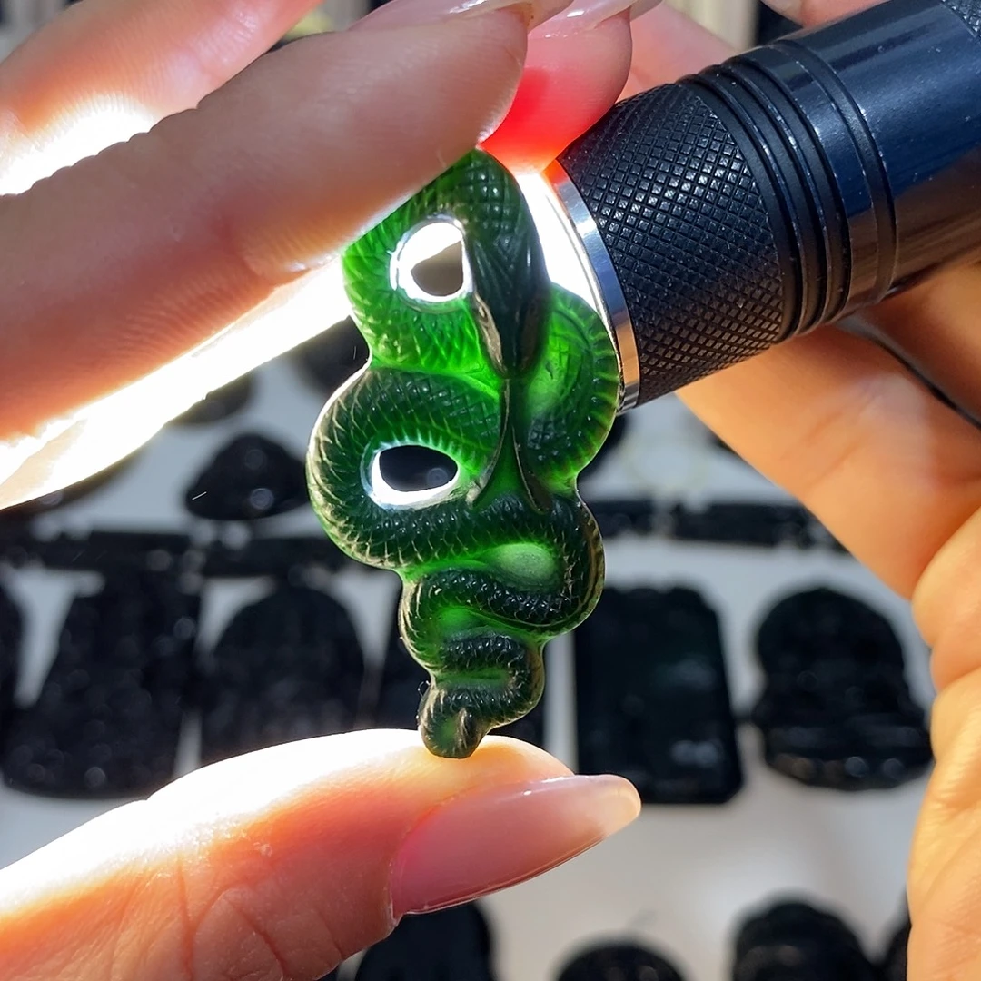 岫玉未镶嵌纯天然岫玉颈饰