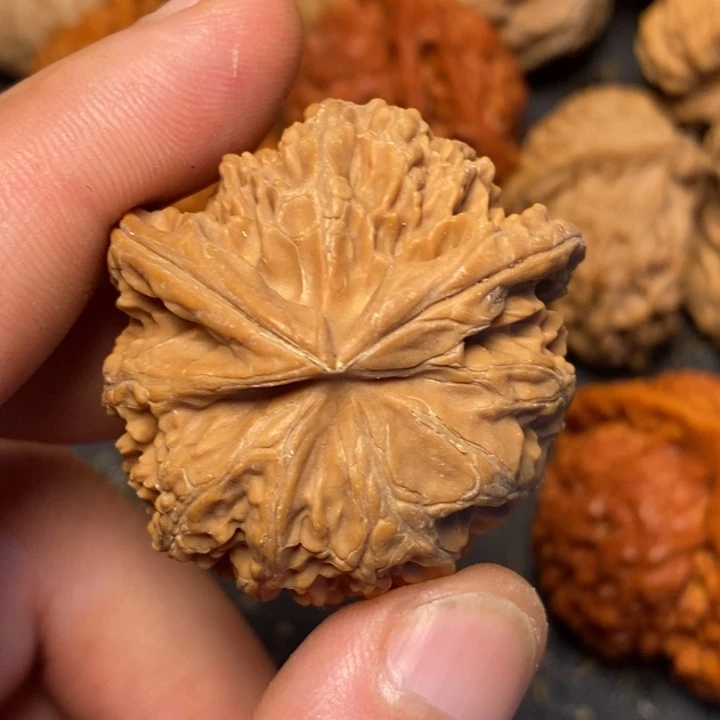 郭***店文玩核桃吊坠文玩核桃异形单只