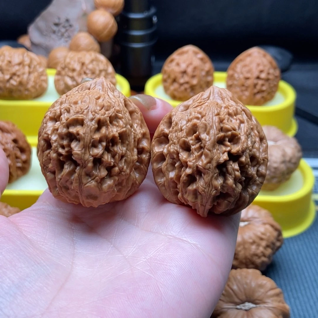 文玩核桃把件全品大沽石