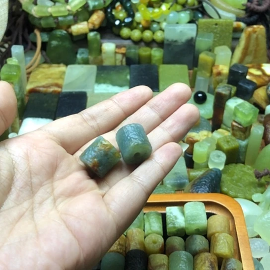 未镶嵌岫玉吊坠L***W