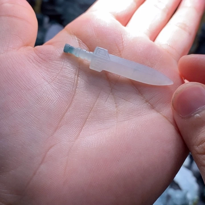 定制翡翠未镶嵌毛毛