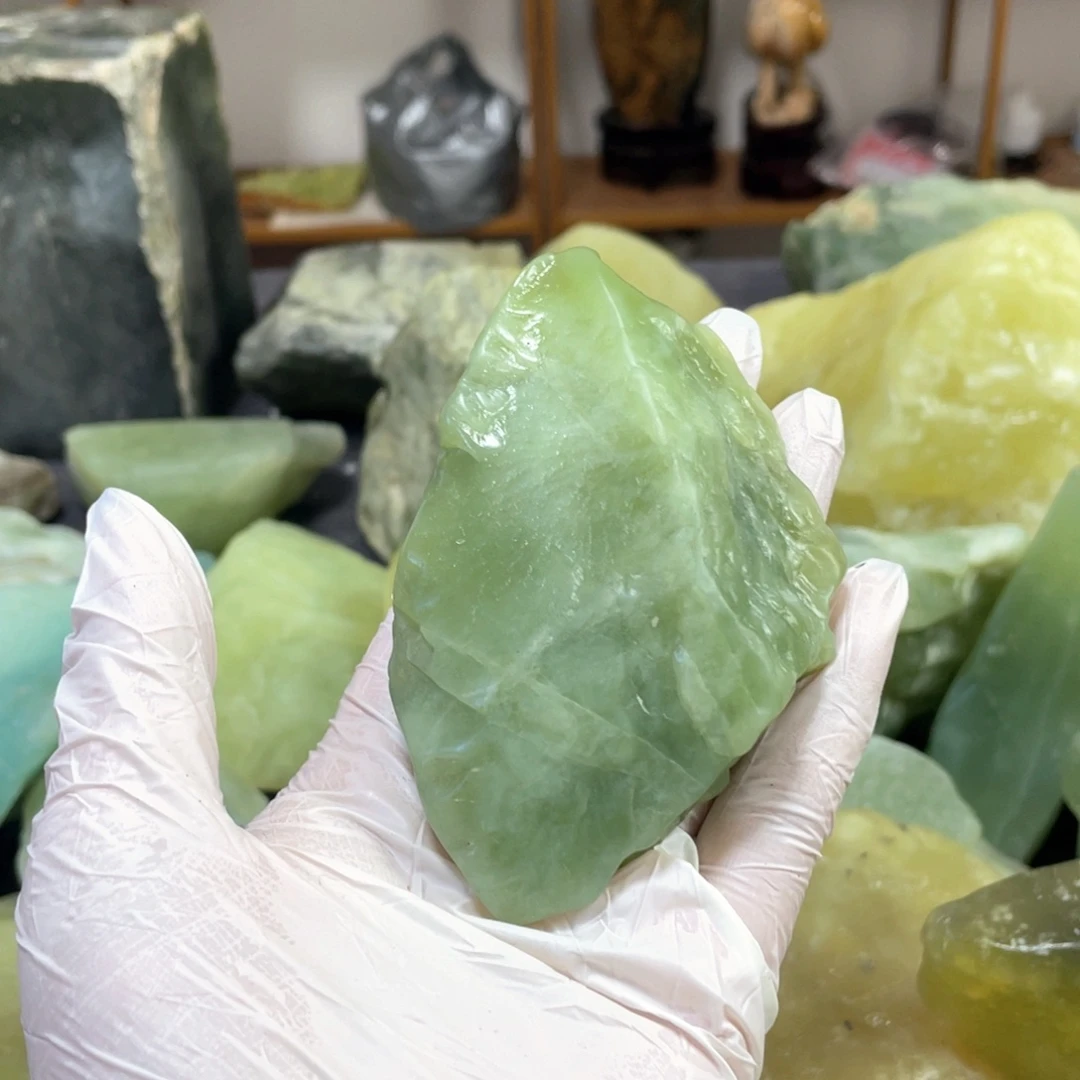 蛇纹石玉未镶嵌中国四大名玉简易