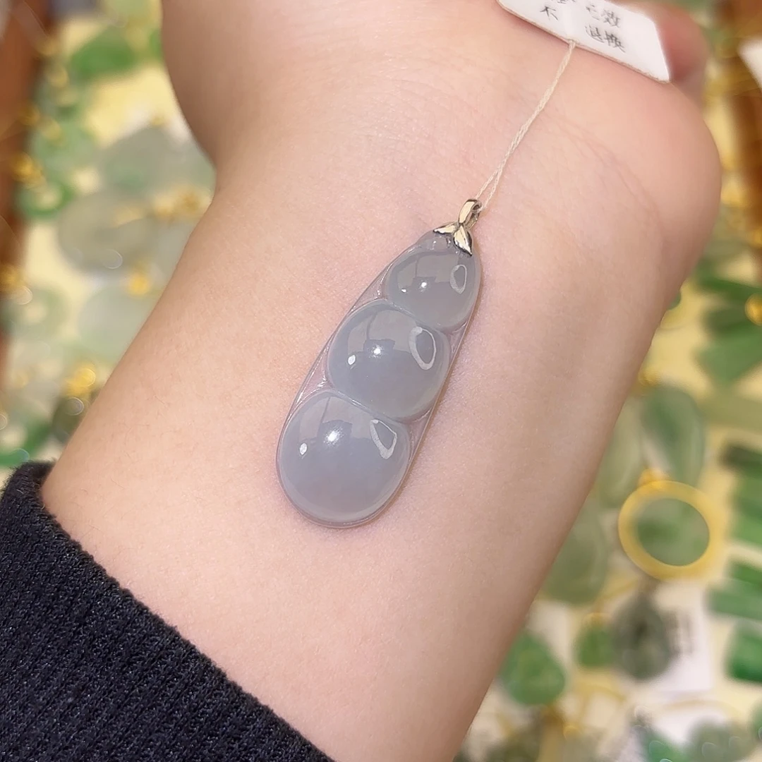 招***娅翡翠18K金镶嵌颈饰豆子