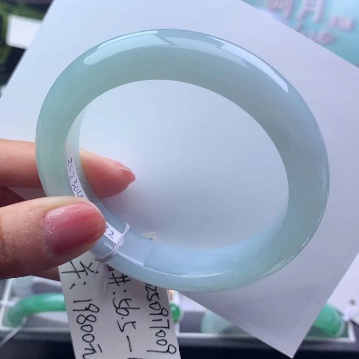 未镶嵌手镯翡翠天然翡翠手镯