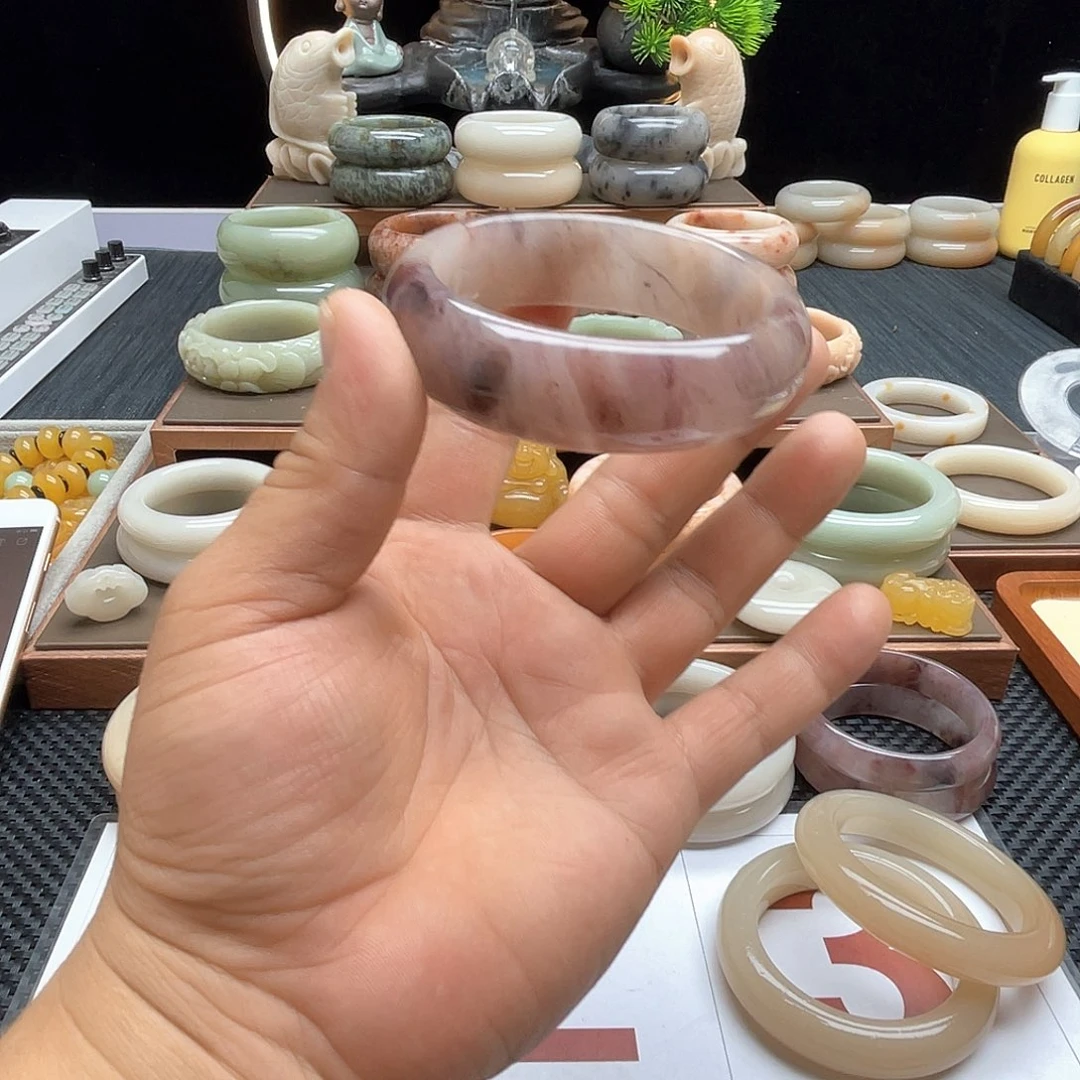 石英质玉手镯未镶嵌