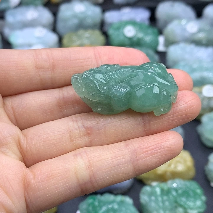 翡翠未镶嵌颈饰天然缅甸A货翡翠貔貅吊坠