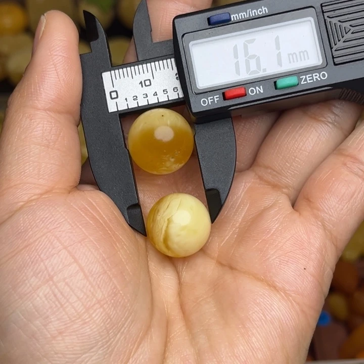 c***宙蜜蜡未镶嵌珠宝奇石天然蜜蜡散珠微瑕2粒