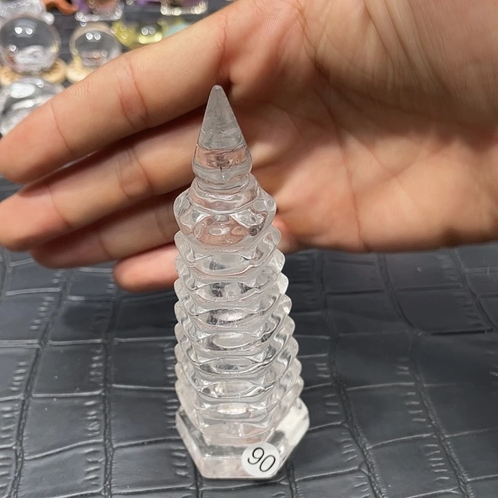 叶***子水晶未镶嵌珠宝半成品微瑕高10厘米