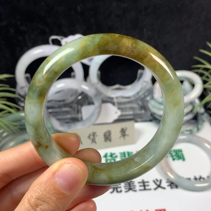 翡翠未镶嵌手镯47号。 55.5圈