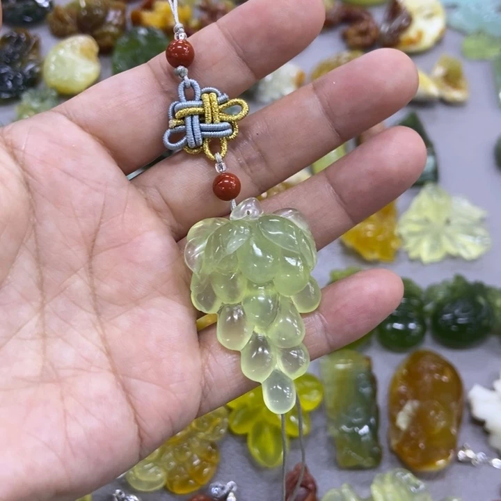 未镶嵌蛇纹石玉挂件