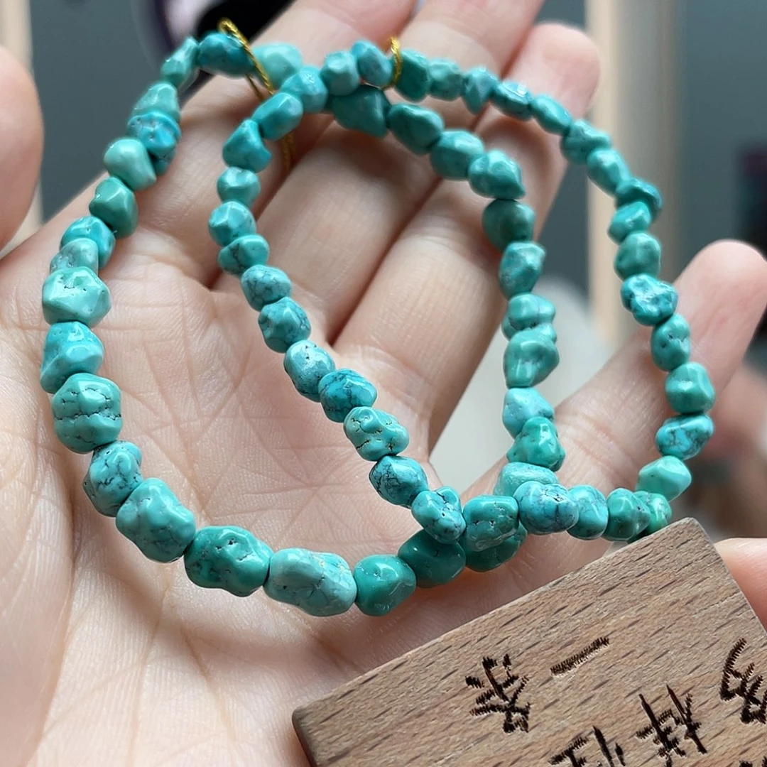 绿松石未镶嵌颈饰