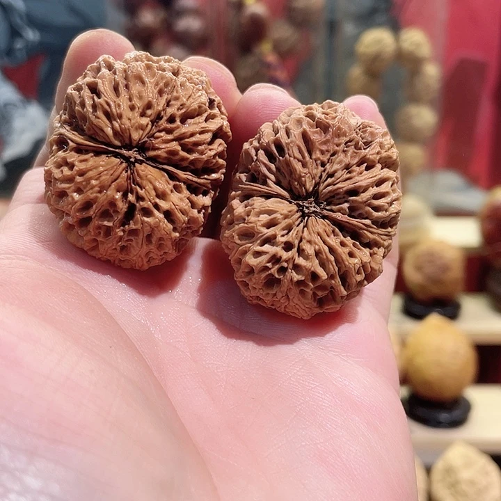 文玩核桃把件云铁8