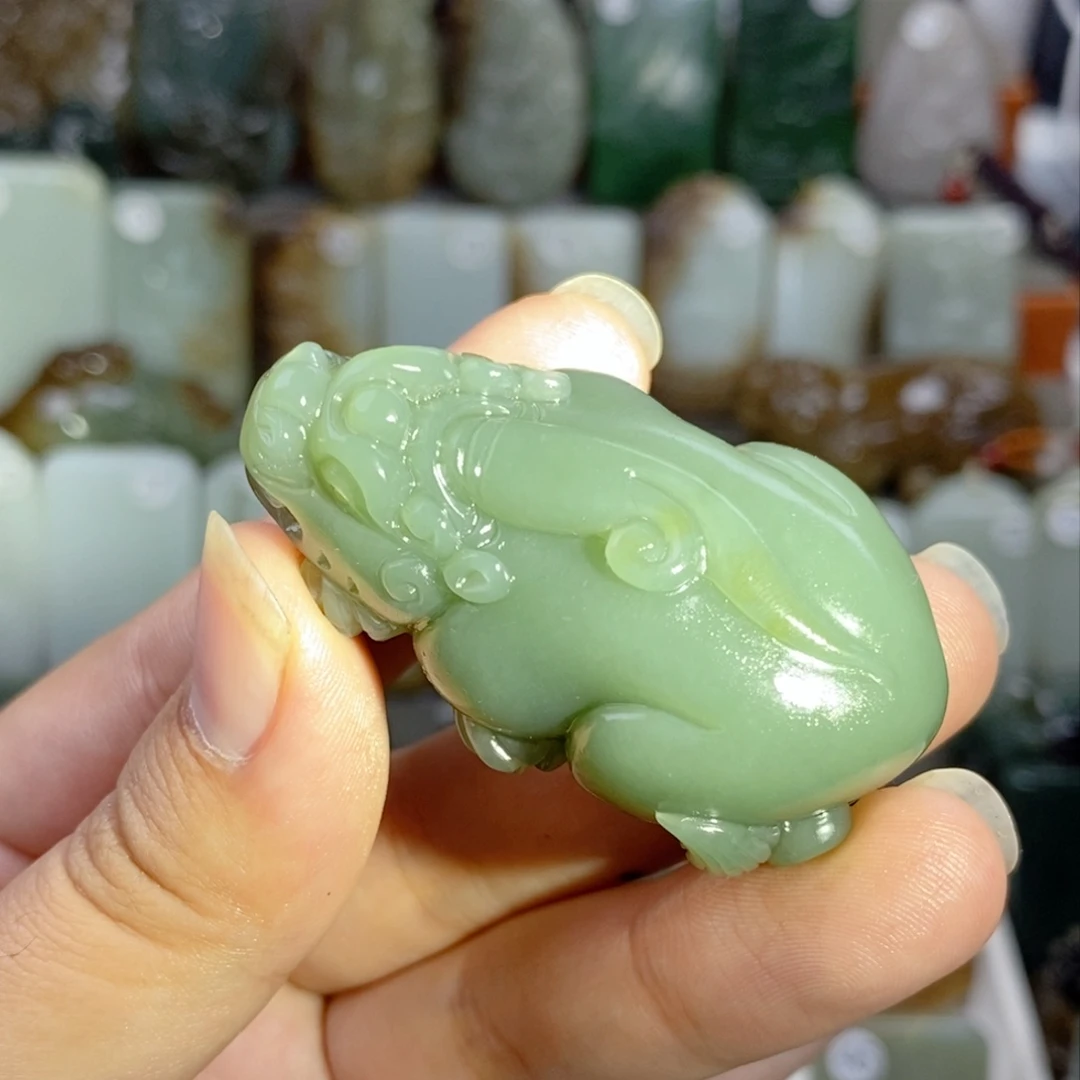 颈饰未镶嵌和田玉（糖玉）