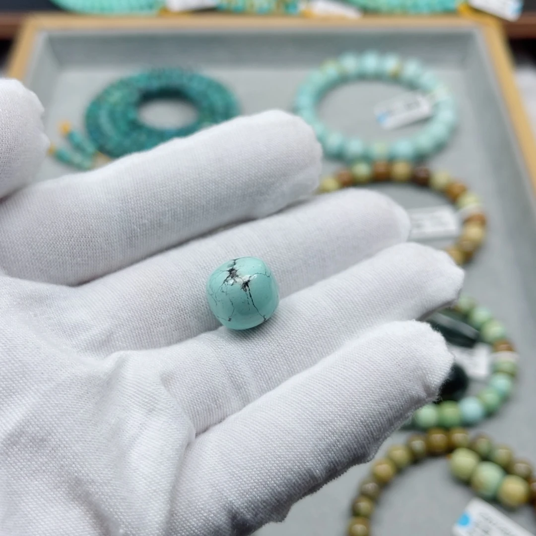 绿松石未镶嵌挂件