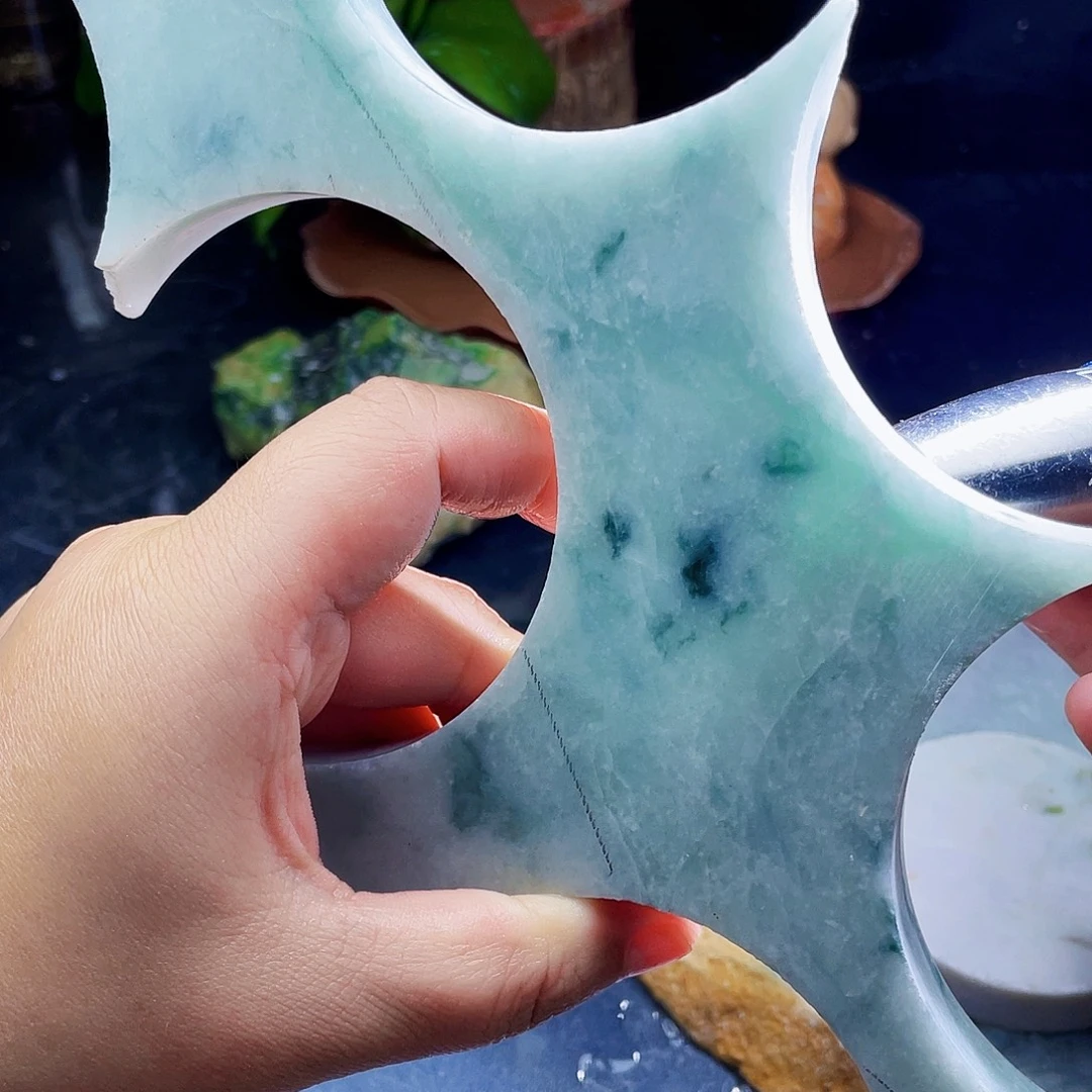 翡翠未镶嵌颈饰毛料52