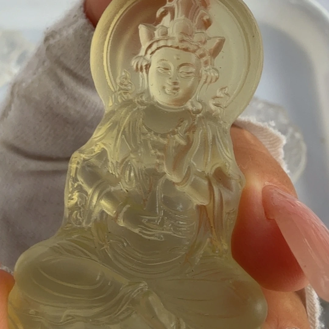 莫***莫未镶嵌车挂水晶水晶