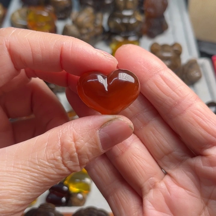 琥珀未镶嵌颈饰缅珀