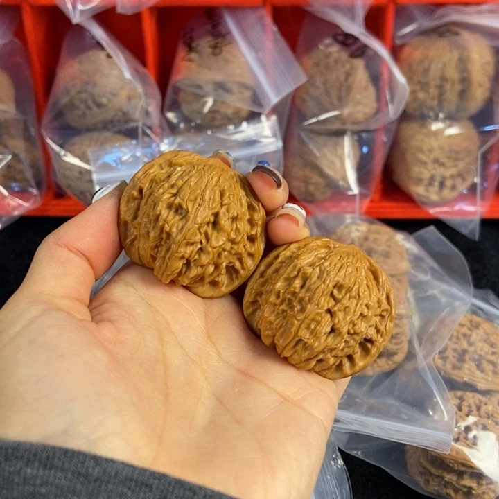 吊坠桃核40磨盘80