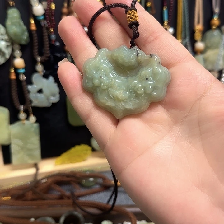 蛇纹石玉合金颈饰