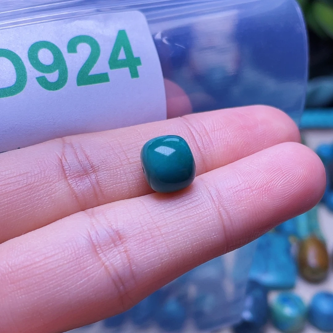 十堰原生态绿石头特色手工配饰