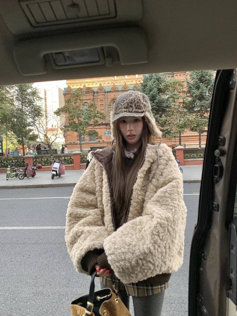 叶子 YEZIYZZ 10/31 20点正反两穿羊羔毛外套女冬季休闲保暖上衣