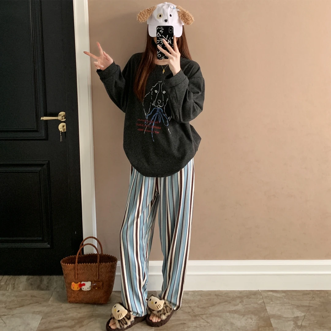 睡衣女新款秋冬季可爱黑色小狗保暖羊绒长袖条纹宽松家居服两件套