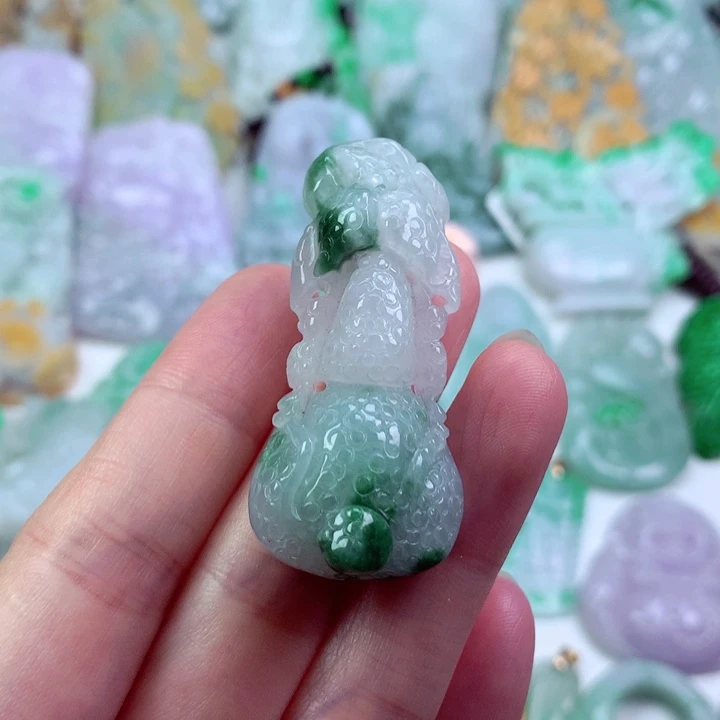 吊坠(不含链)未镶嵌翡翠