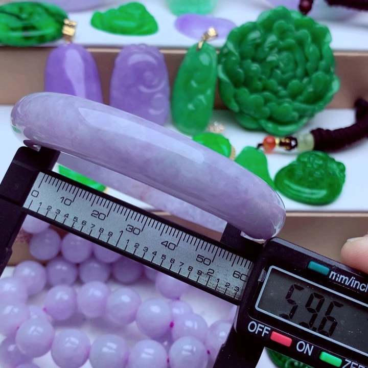 翡翠未镶嵌手镯…．．