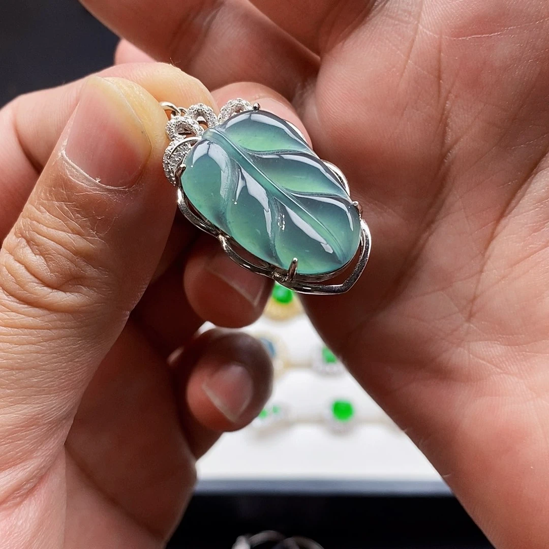 颈饰银S925镶嵌翡翠w w