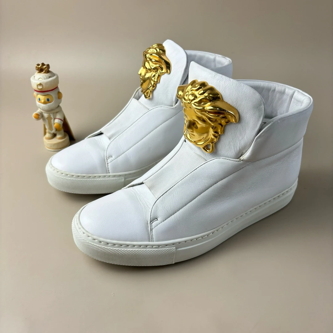 99新 VERSACE/范思哲 白金美杜莎人头休闲鞋 37.5码 YLP3198