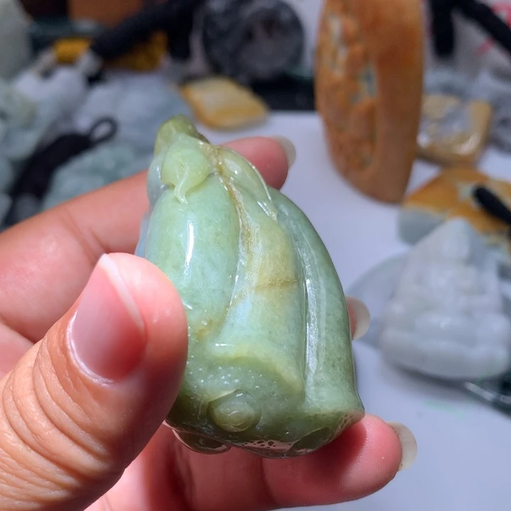 翡翠未镶嵌颈饰保真天然A货翡翠