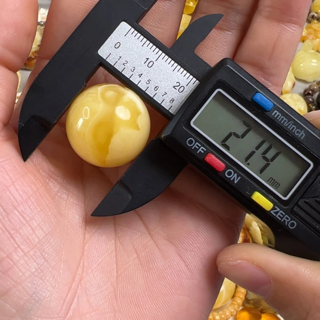 无***人蜜蜡未镶嵌裸石蜜蜡